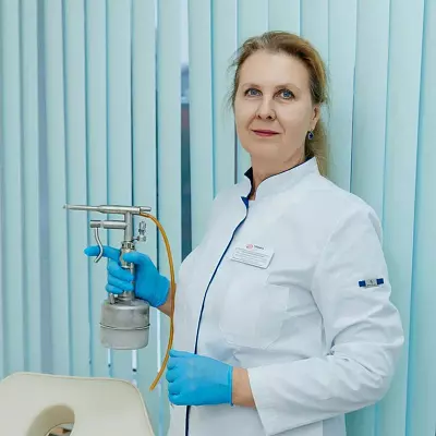 Криодеструкция новообразований: удаление бородавок и контагиозного моллюска жидким азотом